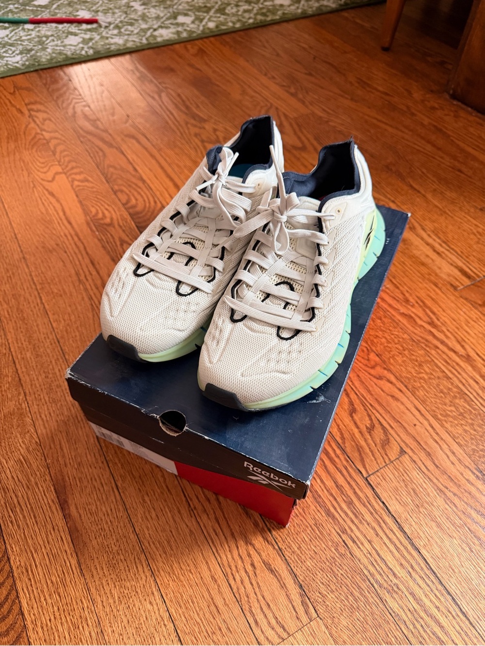 Reebok Zig Kinetica Alabaster/Citglo/Black Sz 10 Men’s